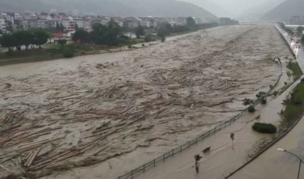 meteorolojiden-bati-karadeniz-icin-sel-uyarisi-15-saat-boyunca-cok-kuvvetli-olacak-1630489065562.jpg Meteoroloji'den Batı Karadeniz için sel baskını uyarısı: 15 saat boyunca çok kuvvetli olacak-5