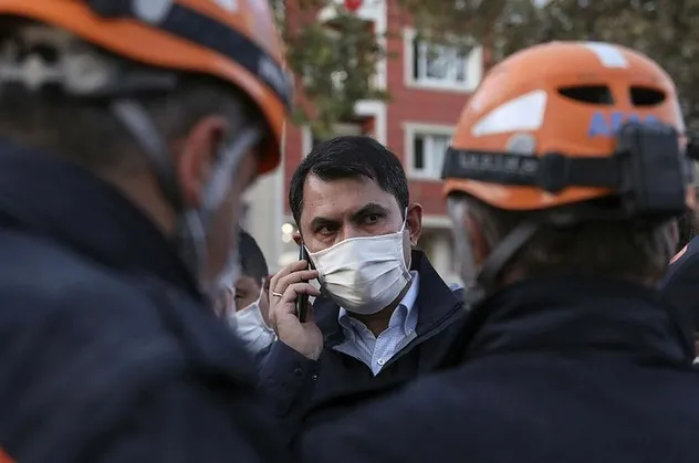 İzmir'de depremzedelere hane başına 30 bin lira eşya yardımı