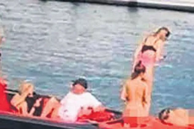 Göçek Koyu’nda çıplak skandal! Ukraynalı mankenler...