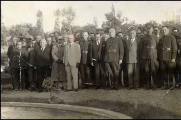 İşte Meral Akşener'in babasının İsmet İnönü ile olan fotoğrafı! Van'dan poz ve 'Diyarbakır' bilmecesi...