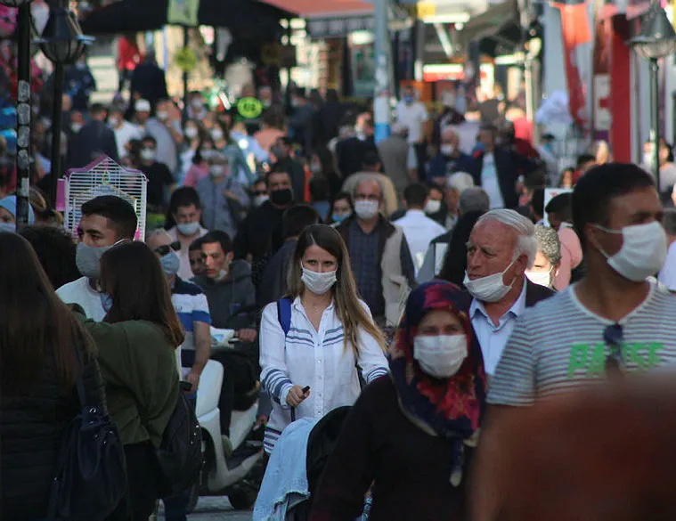 Akın akın geliyorlar! Adım atacak yer kalmadı
