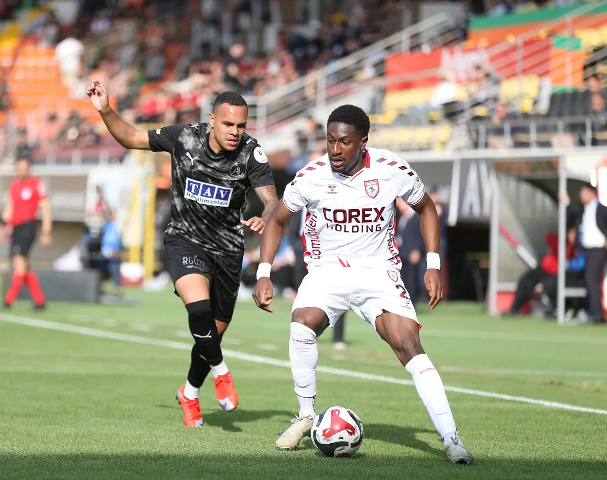 samsunspor-5-gollu-duelloda-alanyasporu-3-2-yendi-1777306931542.jpg Samsunspor ZTK'da Trabzonspor'a elendikten sonra çıktığı ilk lig maçını 3-2 kazandı
