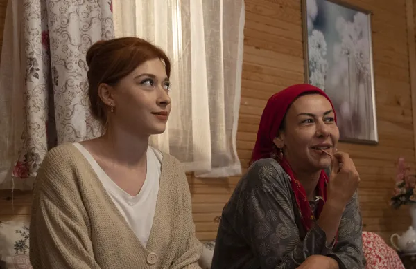 vermem-seni-ellerenin-9-bolumune-dair-detaylar-ortaya-cikti-mehmet-ve-zelisin-asklari-bir-kez-daha-sinanacak-1691761529130.jpg Vermem Seni Ellere’nin 9. bölümüne dair detaylar ortaya çıktı! Mehmet ve Zeliş’in aşkları bir kez daha sınanacak!-5