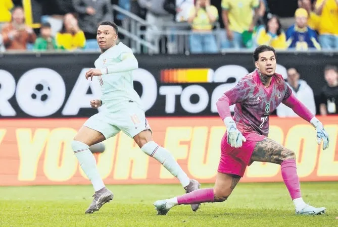 Ederson’u topa tuttular!