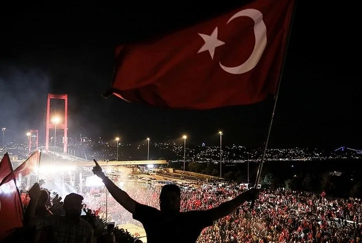 Bu vatana sımsıkı sarılmamız lazım