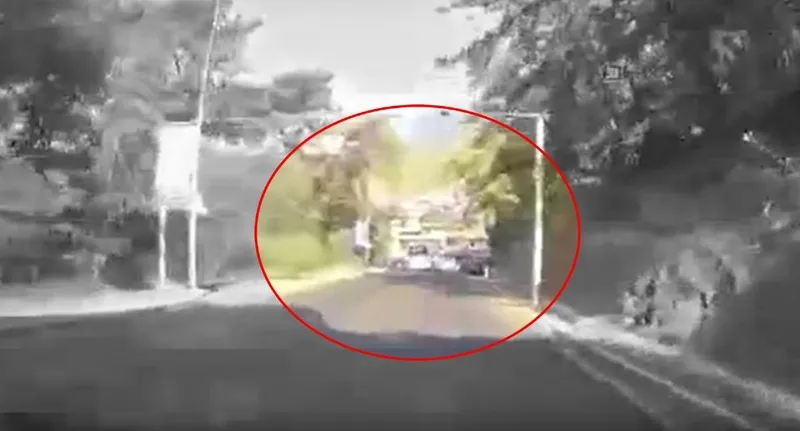 Muğla'da feci kaza! Tur midibüsünün 3 araca çarpması sonucu 2 kişi öldü çok sayıda kişi yaralandı-6