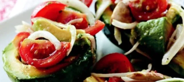 Avakadolu Domates Salatası Tarifi