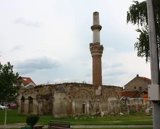 Pirlepe’nin Osmanlı camisi onarılmayı bekliyor