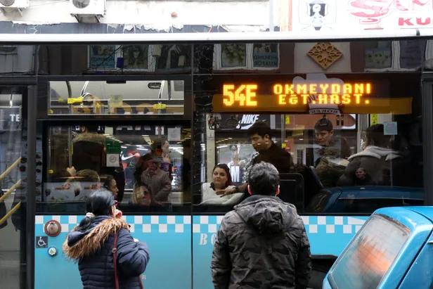Şişli'de halk otobüsünde hırsız alarmı! 'Ayakkabıma kadar çıkardım'-3