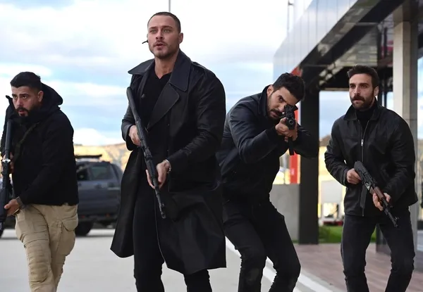 ben-bu-cihana-sigmazam-45-bolumden-ipuclari-cezayir-kurtulus-yolu-ariyor-1699864045389.jpg Ben Bu Cihana Sığmazam 45. bölümden ipuçları: Cezayir kurtuluş yolu arıyor!-5