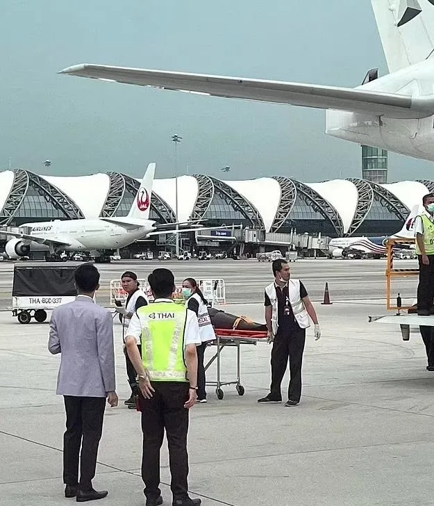 Havada şiddetli türbülans: Singapur Havayolları'na ait uçakta 1 yolcu öldü-5