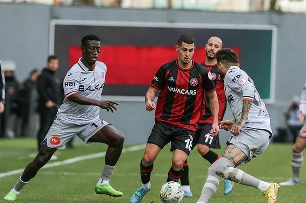 Başakşehir çeyrek finalde! Karagümrük'ü penaltılarda geçtiler