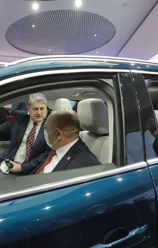 Kılıçdaroğlu "milleti kandırıyorlar ortada otomobil yok" demişti... CHP'li vekil TOGG'un direksiyonunda...