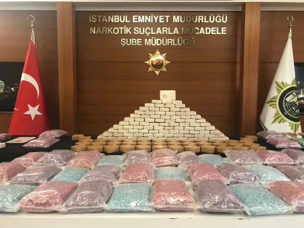 İstanbul'da lüks rezidansa baskın: 38 milyon liralık uyuşturucu ele geçirildi-7