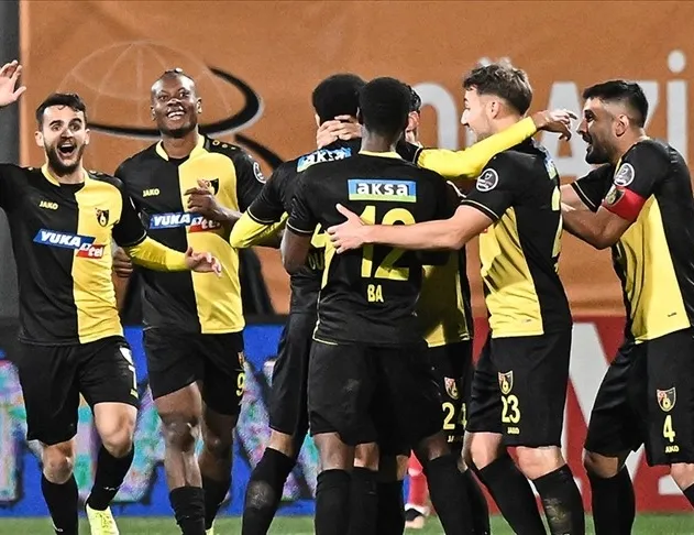 İstanbulspor adını gruplara yazdırdı