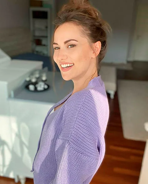 Nazlı Sabancı doğuma günler kala karnı burnunda son halini paylaştı! İlk yorum Seda Sayan ile kayınvalide Arzu Sabancı’dan... - 24