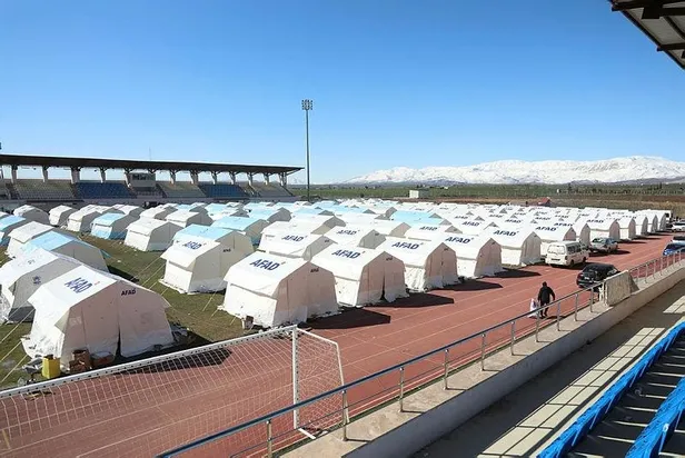 yuzyilin-felaketinde-121-bin-personel-sahada-calismalar-araliksiz-suruyor-1676023937972.jpeg Yüzyılın felaketinde 121 bin personel sahada! Çalışmalar aralıksız sürüyor...-7