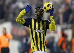 Andre Santos gitmekten vazgeçti