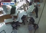 Boğulan çocuğu kurtaran kahraman polis