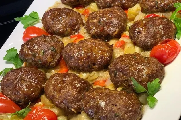 Söğürme kebabı nasıl yapılır? Tadı damaklarda kalacak pratik ve lezzetli söğürme kebabı tarifi! İşte malzemeler…