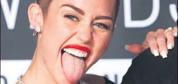 Ve Cyrus özür diledi