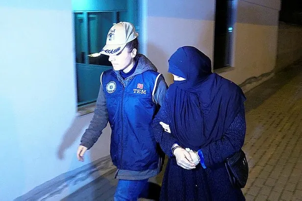 Son dakika: DEAŞ'ın sözde üst düzey yöneticisinin eşi ve oğlu Kocaeli'de gözaltına alındı-1