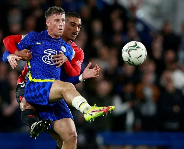 galatasaraya-yeni-beyin-sari-kirmizililar-chelsea-ve-barkleyin-menajeri-ile-gorusmelere-basladi-1642191518770.jpeg Galatasaray'a yeni beyin! Sarı-kırmızılılar, Chelsea ve Barkley’in menajeri ile görüşmelere başladı-4