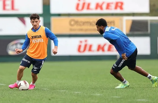 tek-hedef-3-puan-trabzonspor-teknik-direktoru-nenad-bjelica-guney-ekibini-en-ince-ayrintisina-kadar-analiz-edi-1696370113560.jpeg Tek hedef 3 puan! Trabzonspor Teknik Direktörü Nenad Bjelica Adana Demirspor’un en ince ayrıntısına kadar analiz ediyor!-2