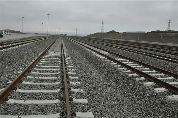 bakan-karaismailoglu-baku-tiflis-kars-hattinda-yapilan-tasimalarda-yuzde-116-artis-oldu-1607176119957.jpg Bakan Karaismailoğlu: Bakü-Tiflis-Kars hattında yapılan taşımalarda yüzde 116 artış oldu-2