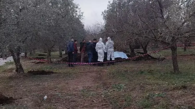1720600575566.jpeg Boğazı kesilmiş halde hayvan gübresinin içine atılmıştı | Kan donduran cinayette yeni gelişme! Kırmızı bülten çıkarıldı-3