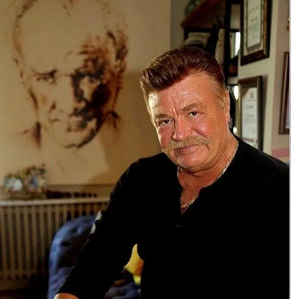 SON DAKİKA: Koronavirüse yakalanan Nuri Alço hastaneye kaldırıldı-4