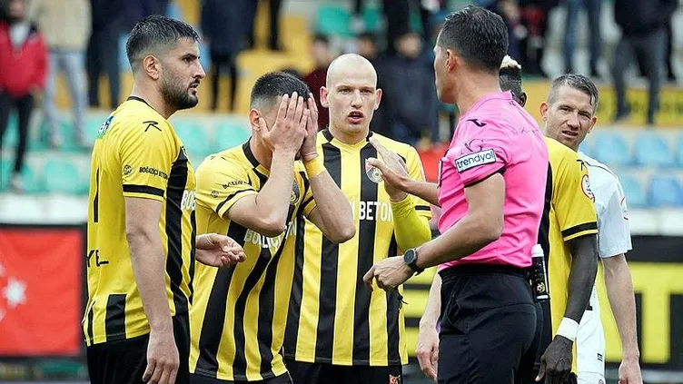 Süper Lig'den düşen ilk takım belli oldu! Fatih Karagümrük 2-1 İstanbulspor | MAÇ SONUCU