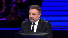 Hangisi deyim değildir? Far görmüş tavşan, süt dökmüş kedi...