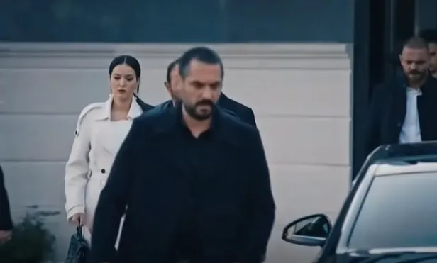 dusman-kol-geziyor-deli-divaneye-donecek-edho-190-bolum-fragmani-dumene-dusurdu-bitisi-tez-olacak-1618246268641.jpg Düşman kol geziyor deli divaneye dönecek! EDHO 190. bölüm fragmanı: Dümene düşürdü bitişi tez olacak-8