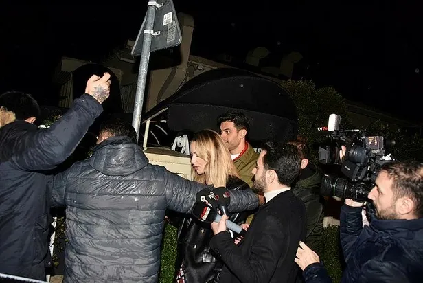 reklamlari-izlediniz-1663192651132.jpeg Hadise ve Mehmet Dinçerler krizi iş insanına yaradı! 'Boşanma' iddiaları arasında açtığı yeni mekan dikkat çekti-12