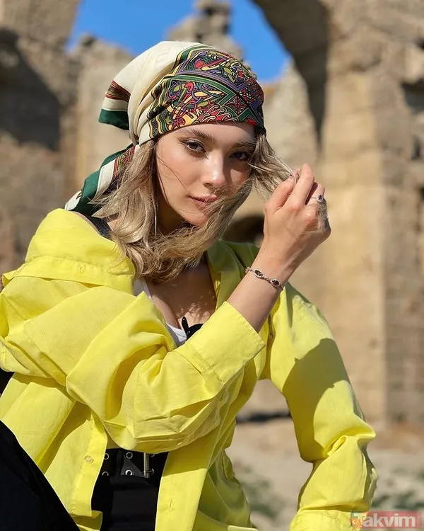 Sergen Yalçın’ın eski aşkından yatak odasında cesur paylaşım! 22’lik Lisaveti Karibskaya dantelli pijamasıyla boy gösterdi - 4