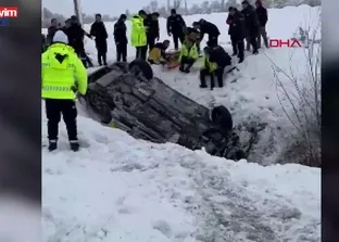 Polis aracı şarampole devrildi: 2 yaralı