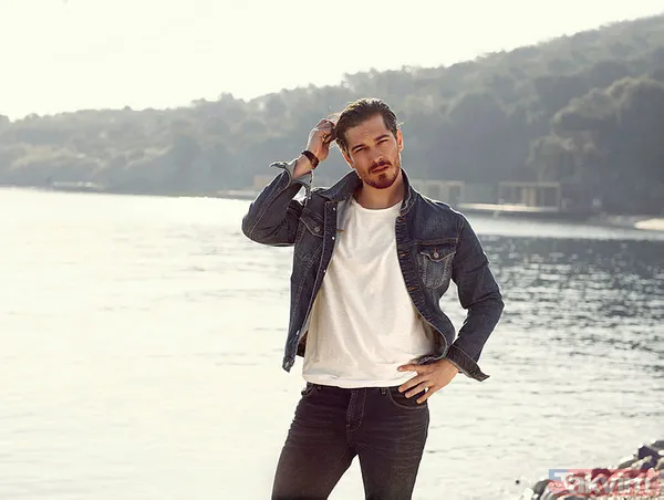 Yasemin Özilhan, Çağatay Ulusoy, Engin Altan Düzyatan, Hülya Avşar... Parayı bulan soluğu Selimiye'de aldı - 14