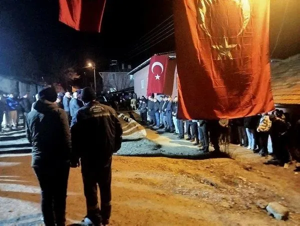 msb-acikladi-hatayda-3-askerimiz-depremde-sehit-oldu-1675722004619.jpeg MSB açıkladı! Hatay'da 3 askerimiz depremde şehit oldu-2