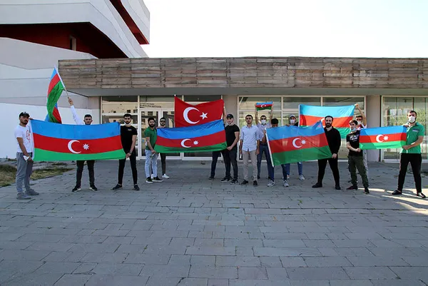 Azerbaycan Türkleri’nden Ermenistan’a net mesaj: Ya Karabağ ya ölüm, başka yolu yok artık