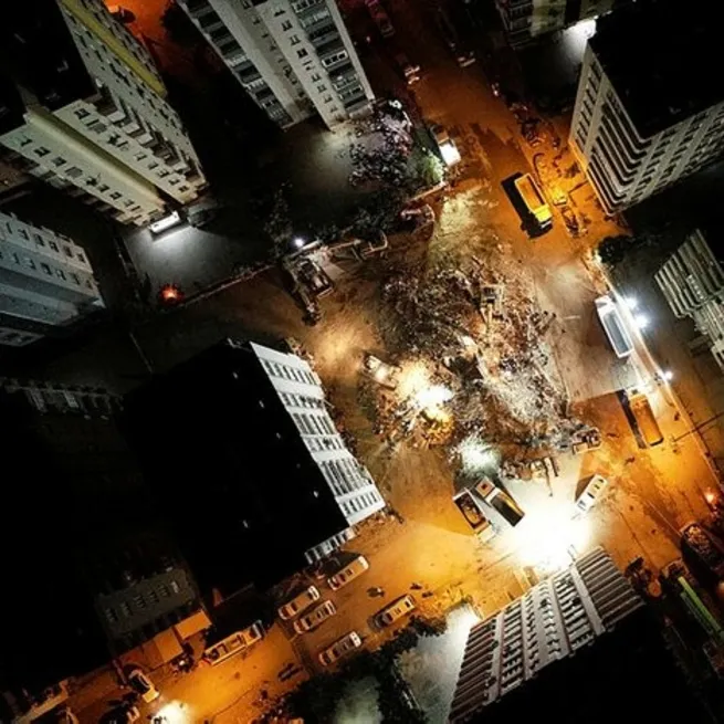 65 kişiye mezar olan apartmanın müteahhidi kaçtı! Kendisini sıra dışı mimar olarak pazarlamış