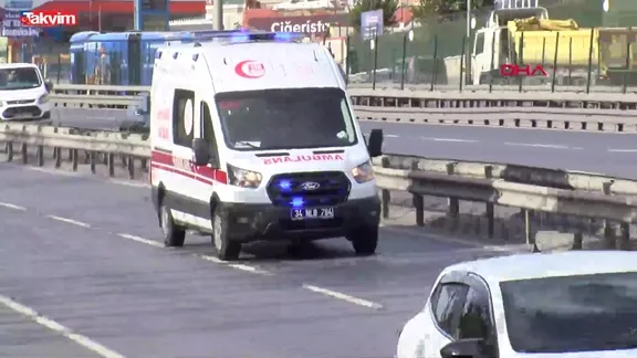 Küçükçekmece'de motosiklet kazası, 1 ölü 1 ağır yaralı