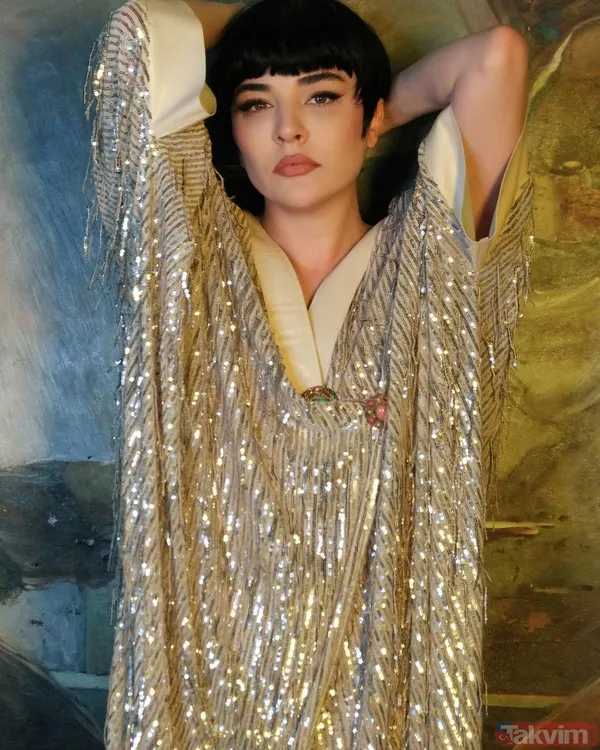 Gonca Vuslateri bornozlu pozunu paylaşıp takipçilerini baştan uyardı: “Bir tek kelime edin de...” Çağla Şıkel kayıtsız kalamadı - 9