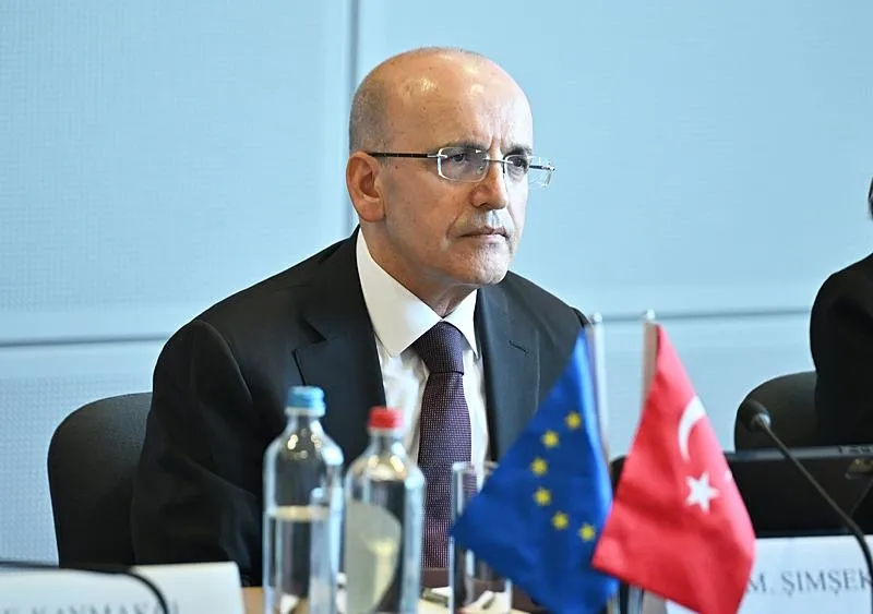 Türkiye-Avrupa Birliği (AB) Yüksek Düzeyli Ekonomik Diyaloğu Toplantısı, 6 yıl aradan sonra Brüksel'de düzenlendi. Brüksel'de AB Komisyonu merkez binasında başlayan toplantıya, Hazine ve Maliye Bakanı Mehmet Şimşek de katıldı. (AA)