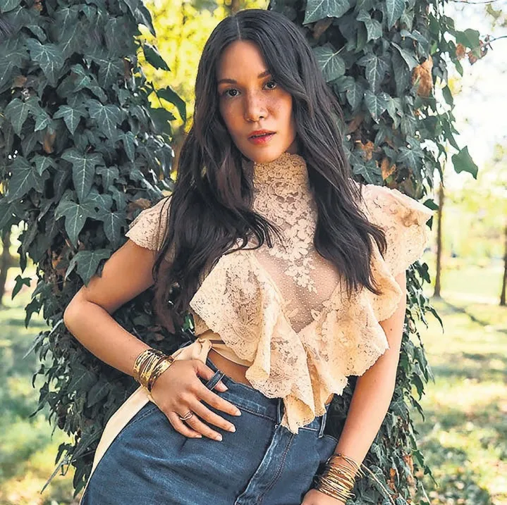 Sevgilisine sürpriz şarkı yazdı