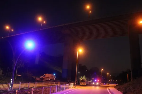 supheli-olum-15-yasindaki-kizin-cansiz-bedeni-kopru-altinda-bulundu-1671655644881.jpg Şüpheli ölüm! 15 yaşındaki kızın cansız bedeni köprü altında bulundu-3