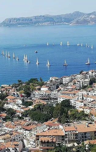 Meis'e karşı Zafer Bayramı kutlaması! Daireler çizip siren çaldılar