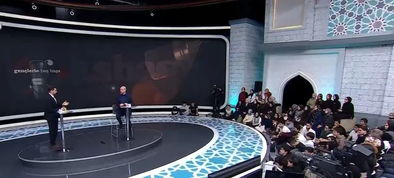 bilal-erdogandan-vav-tvde-net-mesaj-egitim-yatirimlari-turkiyeyi-guclendirdi-1766299616263.jpeg Bilal Erdoğan Vav TV'de "vav kuşağı" ile bir araya geldi! Ecdadın mirasıyla geleceğe | Babasının elini öptüğü anı anlattı-4