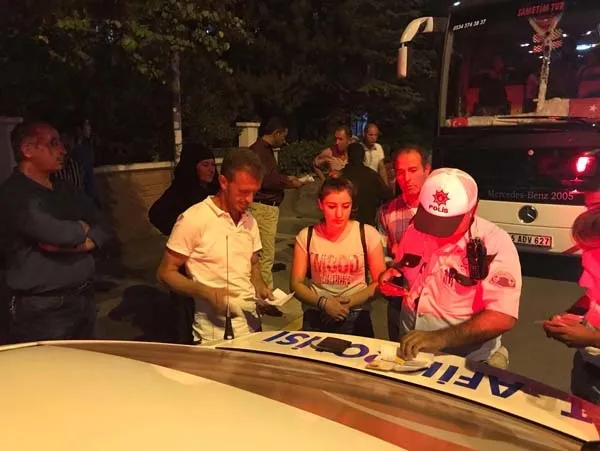 Yolcular skandalı bildirdi polis affetmedi-3