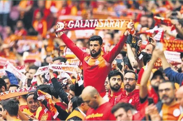 Taraftar stada dönüyor